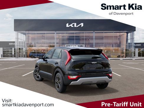 New 2025 Kia Niro LX image 4