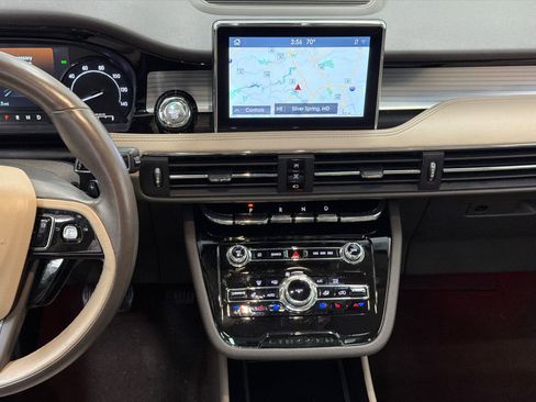 Certified 2022 Lincoln Corsair Standard w/ Premium Package image 20