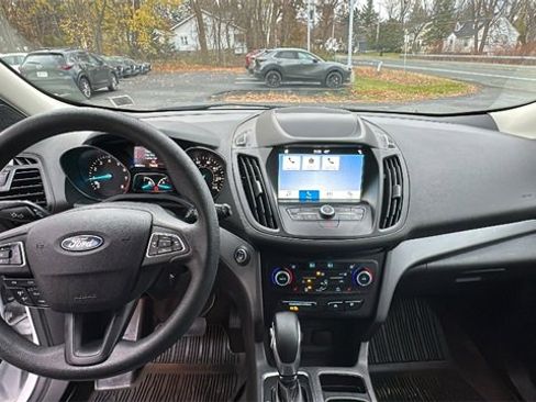 Used 2019 Ford Escape SE image 9