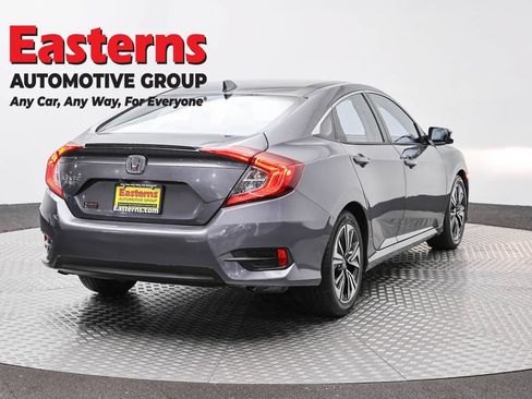 Used 2017 Honda Civic EX-T image 5