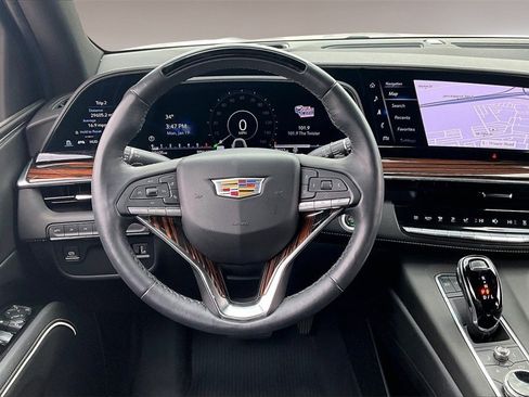 Used 2024 Cadillac Escalade ESV Premium Luxury image 5