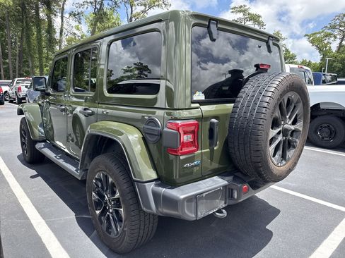 Used 2021 Jeep Wrangler Unlimited Sahara AWD/4WD image 7