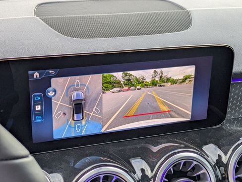 New 2025 Mercedes-Benz GLB 250 image 25