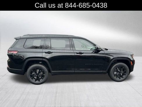 New 2025 Jeep Grand Cherokee L Altitude image 4