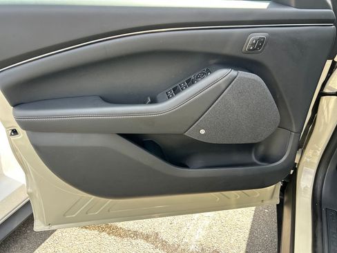 Used 2025 Ford Mustang Mach-E Premium image 5