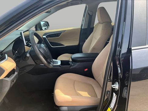 Used 2023 Toyota RAV4 LE AWD/4WD image 9