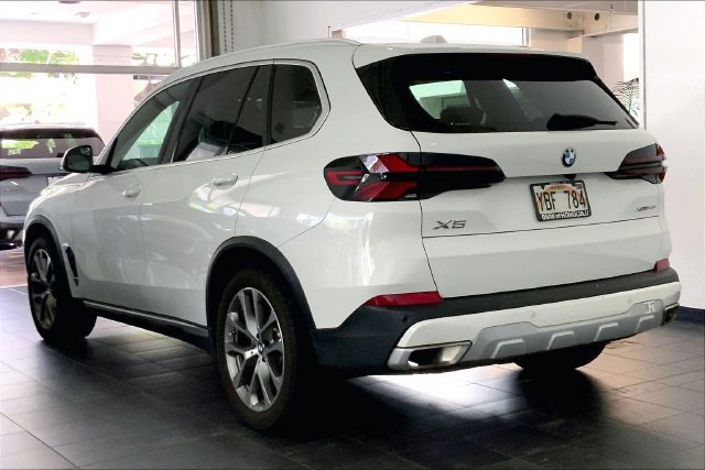 Used 2024 BMW X5 xDrive40i w/ Premium Package AWD/4WD image 5