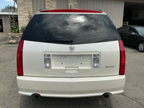 Used 2006 Cadillac SRX w/ Seating Package RWD image 4
