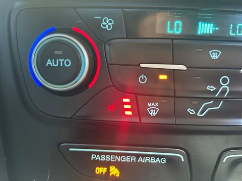 Used 2018 Ford Escape SE AWD/4WD image 16