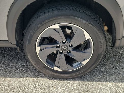 Used 2025 Nissan Rogue SV FWD image 5