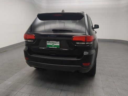 Used 2019 Jeep Grand Cherokee Laredo AWD/4WD image 7