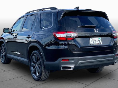 Used 2025 Honda Pilot Sport image 11