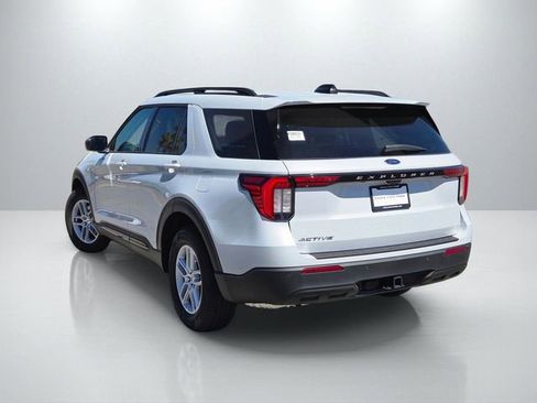 New 2026 Ford Explorer Active RWD image 6