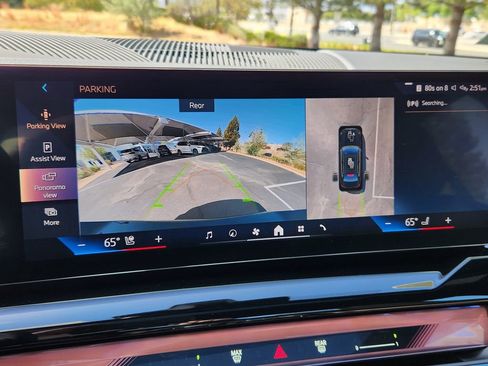 Used 2025 BMW i5 eDrive40i w/ Premium Package RWD image 44