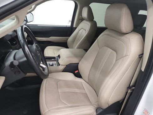 Used 2023 Ford Expedition Max Limited image 18