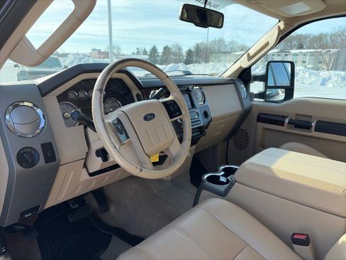 Used 2010 Ford F250 Lariat image 11