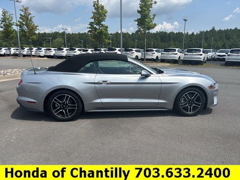 Used 2022 Ford Mustang Premium RWD image 8