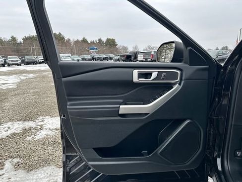 Used 2023 Ford Explorer XLT w/ Equipment Group 202A image 24