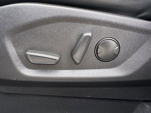 Used 2024 Ford Edge SEL w/ Convenience Package image 11