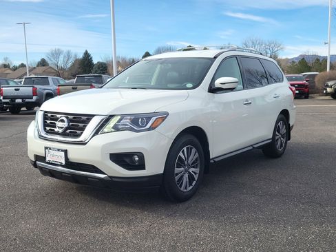 Used 2018 Nissan Pathfinder SL image 4