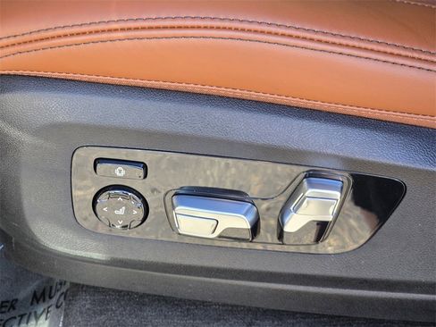 New 2026 BMW X5 xDrive50e w/ Executive Package image 25