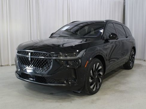 Used 2024 Lincoln Nautilus Reserve w/ Equipment Group 202A AWD/4WD image 38