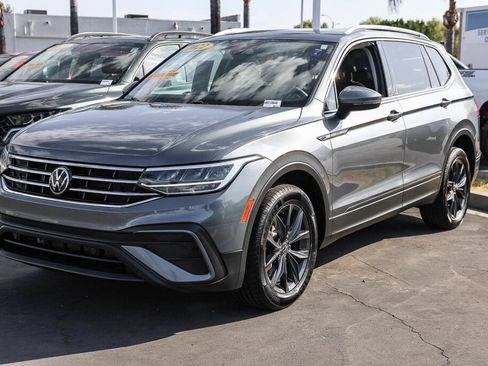 Used 2022 Volkswagen Tiguan SE AWD/4WD image 16