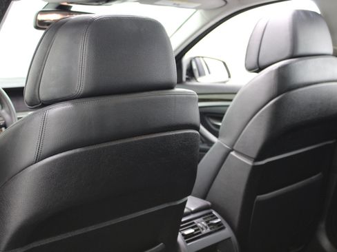 Used 2011 BMW 528i Sedan image 38