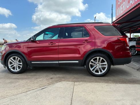 Used 2016 Ford Explorer XLT w/ Equipment Group 202A FWD image 16