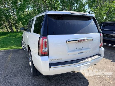 Used 2016 GMC Yukon Denali AWD/4WD image 3