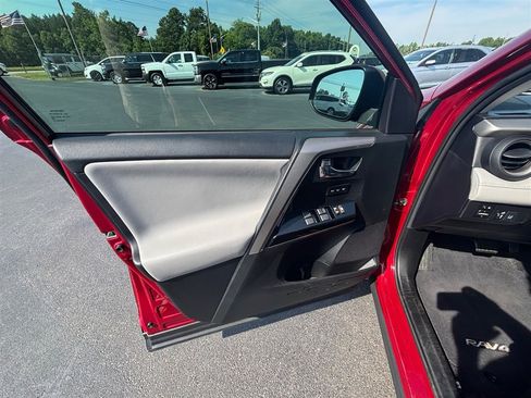 Used 2018 Toyota RAV4 Limited w/ Advanced Technology Package FWD image 15
