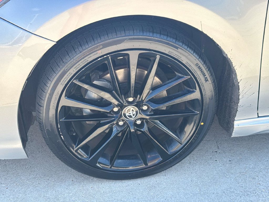 Used 2021 Toyota Camry XSE FWD image 5