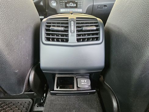 Used 2014 Mercedes-Benz E 350 Sedan image 82