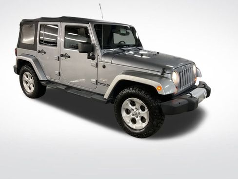 Used 2013 Jeep Wrangler Unlimited Sahara w/ Connectivity Group image 8