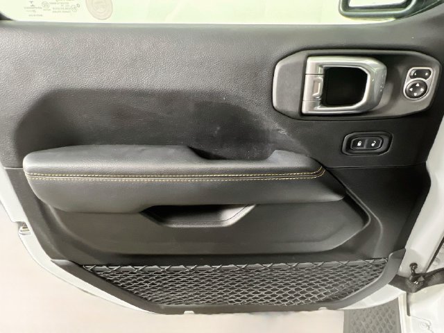 Used 2020 Jeep Wrangler Unlimited Sahara AWD/4WD image 31