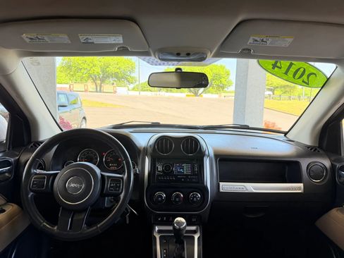 Used 2014 Jeep Compass Latitude FWD image 8
