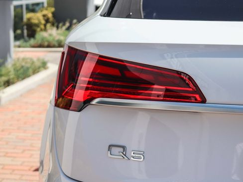 Certified 2023 Audi Q5 2.0T Premium Plus w/ Premium Plus Package AWD/4WD image 9