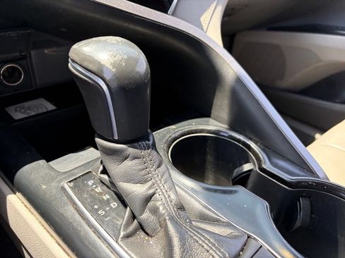 Used 2018 Toyota Camry SE w/ Audio Package FWD image 8