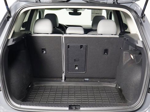 Used 2022 Volkswagen Taos SE image 14