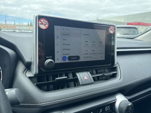 Used 2025 Toyota RAV4 XLE FWD image 18