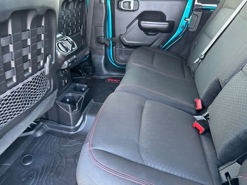 Used 2019 Jeep Wrangler Unlimited Rubicon AWD/4WD image 18