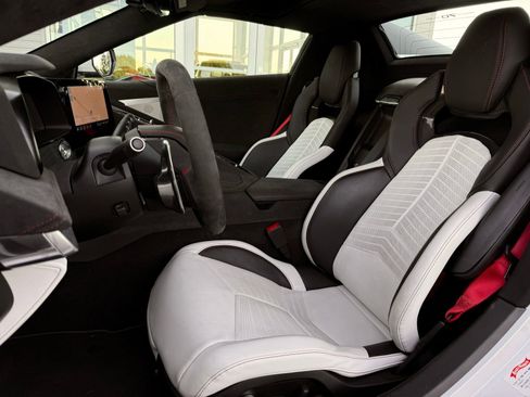 Used 2023 Chevrolet Corvette Stingray Premium Conv w/ Z51 Performance Package image 42