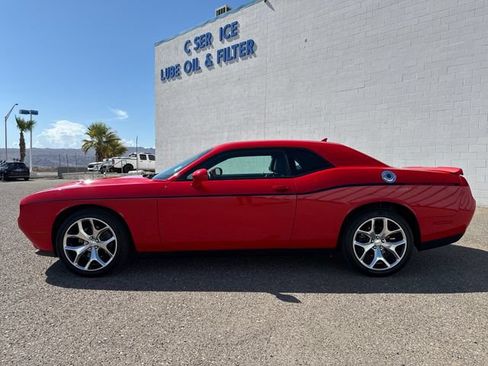 Used 2015 Dodge Challenger SXT Plus RWD image 2