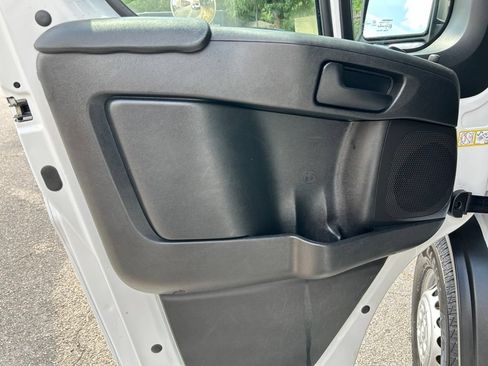 Used 2025 RAM ProMaster 2500 w/ Convenience Group FWD image 12