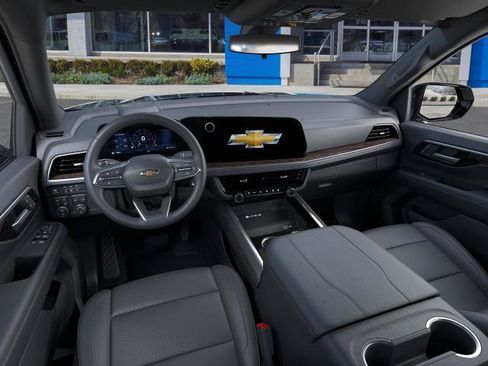 New 2026 Chevrolet Suburban LT AWD/4WD image 15