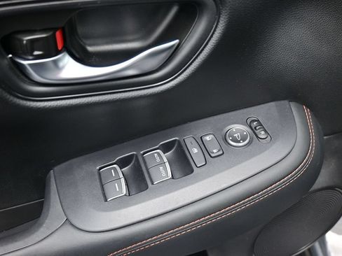 Used 2025 Honda HR-V Sport image 19