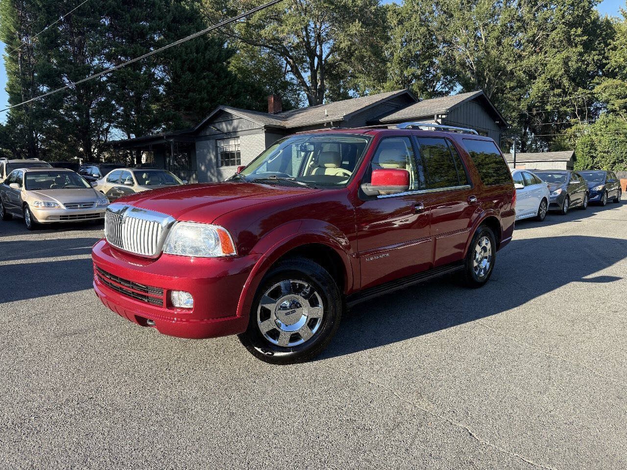 Used 2006 Lincoln Navigator Luxury RWD image 1