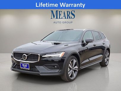 New 2026 Volvo V60 B5 Cross Country Plus w/ Protection Package Premier