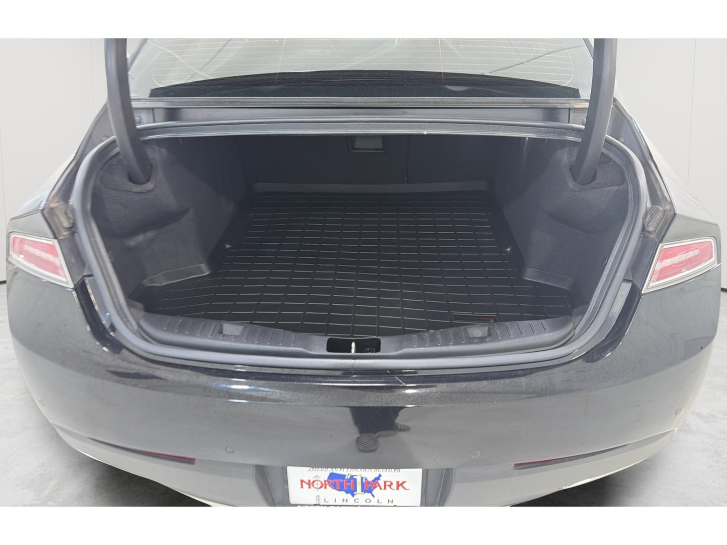 Used 2018 Lincoln MKZ Reserve w/ Magnetic Appearance Package AWD/4WD image 22