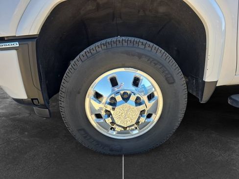 Used 2024 GMC Sierra 3500 Denali AWD/4WD image 9